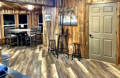 Joaquin House | Toledo Bend Fish Retreat - Two Camps!
