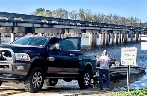 Joaquin House | Toledo Bend Fish Retreat - Two Camps!