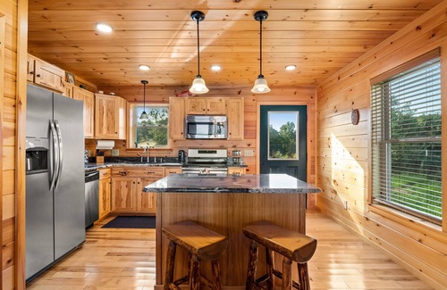 Negreet Cabin | Toledo Bend Log Cabin - brand new, Lakefront - watch sunsets across 3 miles
