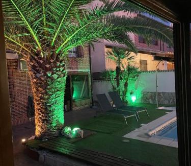 Arges House | TOLEDO ENCANTADO Piscina y BBQ privada 2,5 km de Puy du Foy