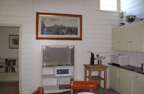 Strathdownie Cottage | Tolka - a Traditional Farm Cottage near River