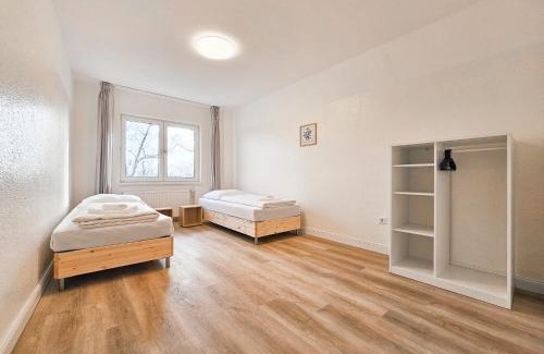 Heiligenhaus Apartment | Tolstov Apartments - Monteurwohnungen - 2 Schlafzimmer - Küche - Balkon - Waschmaschine - 25 Min zur Messe DUS