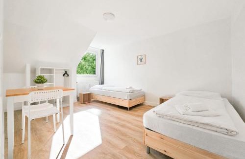 Heiligenhaus Apartment | Tolstov Apartments - Monteurwohnungen - 3 Schlafzimmer - Küche - Balkon - Waschmaschine - 25 Min zur Messe DUS