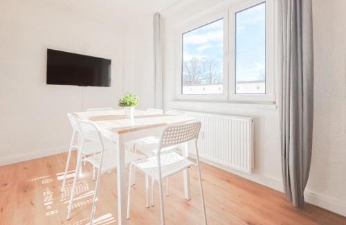 Heiligenhaus Apartment | Tolstov Apartments - Monteurwohnung - 3 Schlafzimmer - Esszimmer - Küche - Waschmaschine - 25 Min zur Messe DUS