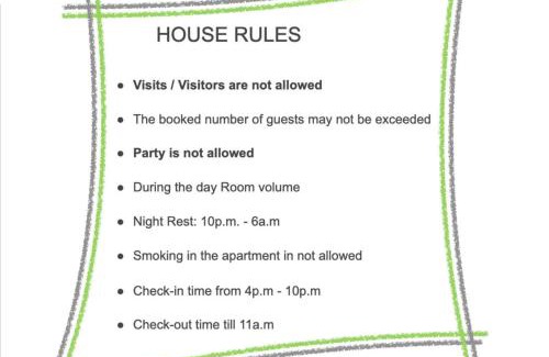 Marxloh Apartment | Tolstov Apartments - Monteurwohnung mit 3 Zimmern - Dachgeschoss - Parkplatz