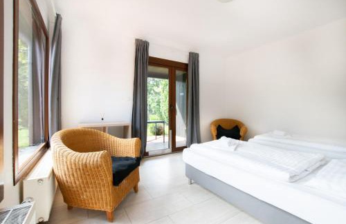 Buderich Apartment | Tolstov House - 6 Room Villa with Garden - 15 Min Messe DUS & Airport DUS