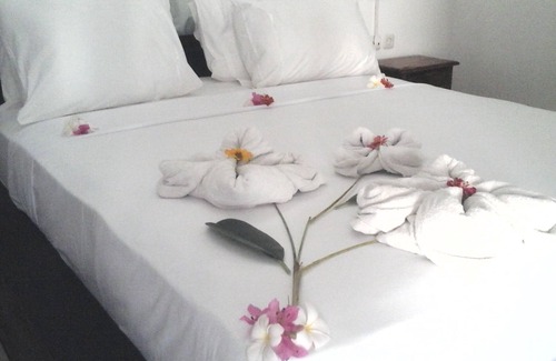 Senggigi Bed & Breakfast | Tom and Jerry Villa Lombok