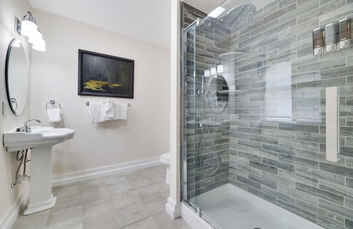 Milford Hotel | Tom Quick Inn