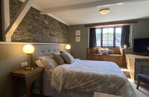 Tregaron Bed & Breakfast | Tom's of Tregaron
