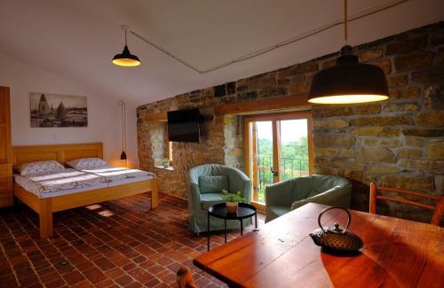 Tinjan House | Tomažev SVET
