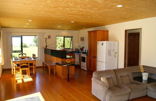 Pakawau Cottage | Tomatea Rua - Golden Bay Bach (Pakawau Beach)