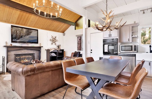 Upper Moonridge Cabin | Tomeny Cabin #2338