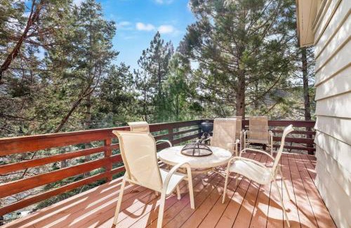 Upper Moonridge House | Tomeny Cabin- Relaxing Resort Chalet w/Foosball