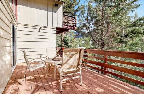 Upper Moonridge House | Tomeny Cabin- Relaxing Resort Chalet w/Foosball