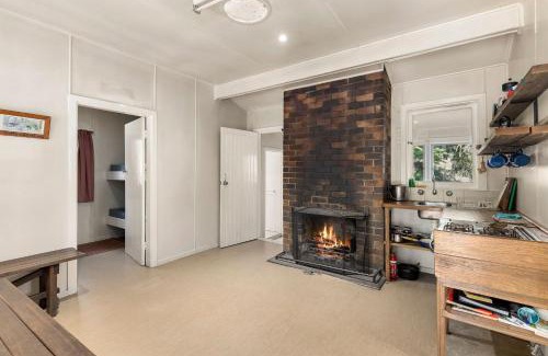 Comara House | Toms Cabin