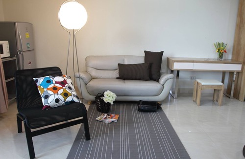 Chom Phon Hotel | Tongtip Place