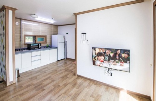 Mulgae House | Tongyeong Chuckpo Sunshine Pension