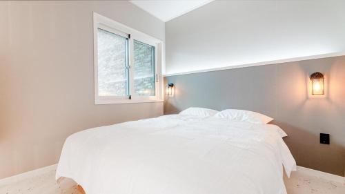 Saryang-myeon House | Tongyeong Saryangdo Elphis36 Poolvilla