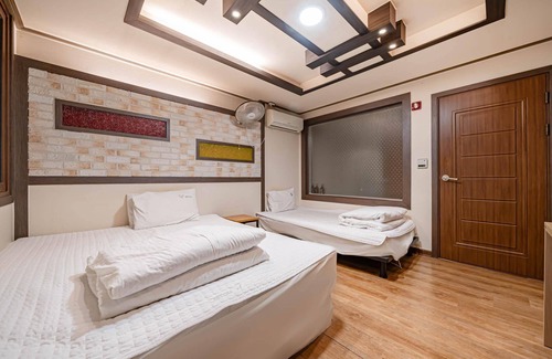 Tongyeong Hotel | Tongyeong W