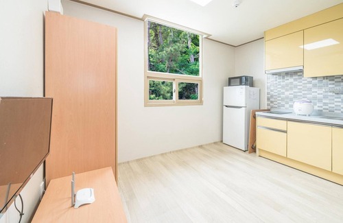 Kwanil House | Tongyoung Sandeulhae Healling Pension