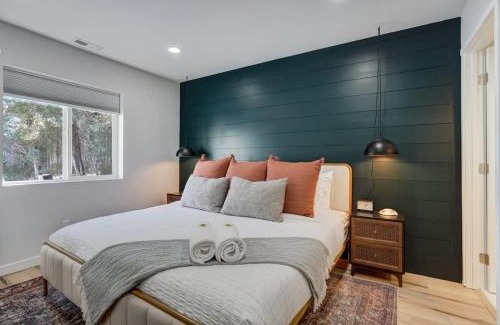 West Colorado Springs House | Tonka Heights Remodeled Oasis BBQ Hot Tub