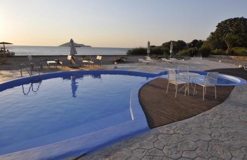 Vromolithos Apartment | Tony's Beach Hotel