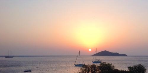 Vromolithos Apartment | Tony's Beach Hotel