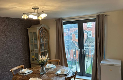 Burnt Oak Apartment | Tony's Court is a beautifully furnished 2 bedrooms apartment with 1 ensuite room