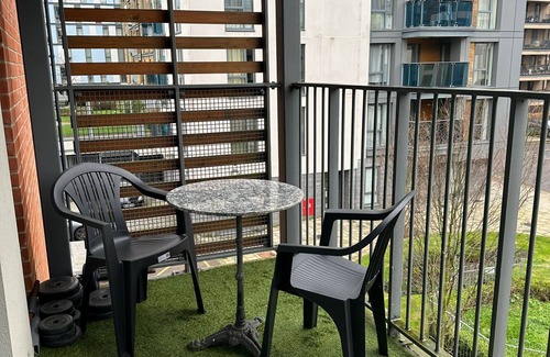 Burnt Oak Apartment | Tony's Court is a beautifully furnished 2 bedrooms apartment with 1 ensuite room