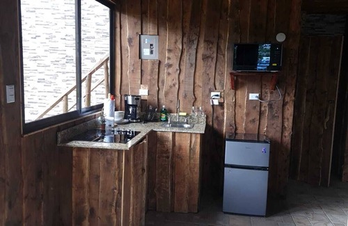 Hatillo Cabin | Tonys Lodge. Mountain cabin, Close to trails for great relaxation