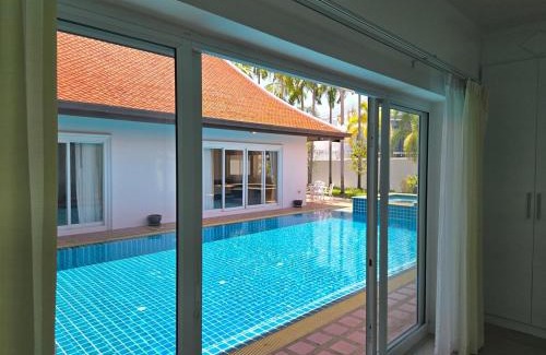 Nong Prue Villa | Toongklom Talman Pool Villa 4BR at Pattaya