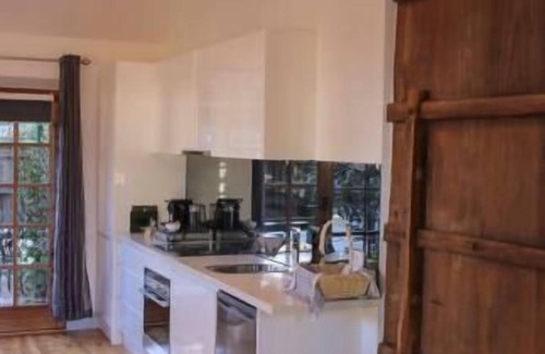 Seville Hotel | Tooroonga Park - Yarra Valley