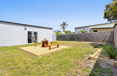 Tootgarook House | Tootgarook Beach retreat today and experience the epitome of beachside luxury