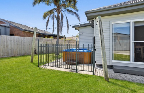 Tootgarook House | Tootgarook Beach retreat today and experience the epitome of beachside luxury