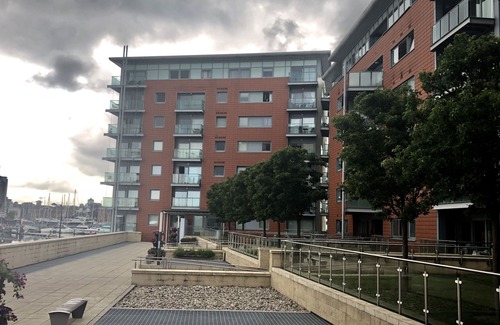 Ipswich Apartment | Toothbrush Apartments - Ipswich Waterfront - Anchor St