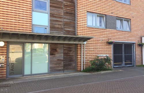 Ipswich Apartment | Toothbrush Apartments Waterfront - Adults Only