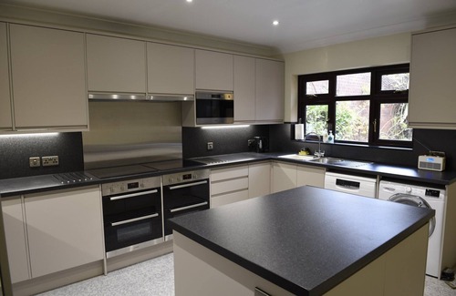 Ipswich House | Toothbrush Rooms at Lattice Lodge