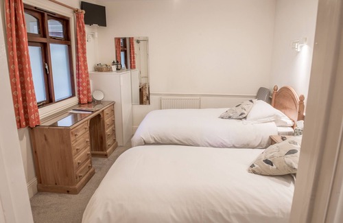 Ipswich House | Toothbrush Rooms at Lattice Lodge