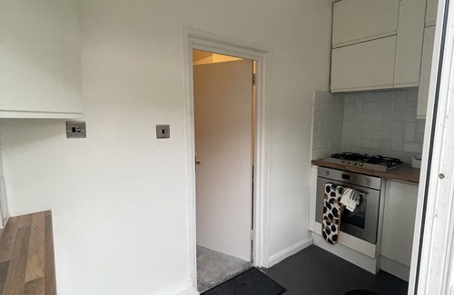 Tooting House | Tooting Lodge London - 2 bedroom house