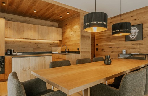 Lech am Arlberg Apartment | Top 1 - Boutique Chalet Almrausch