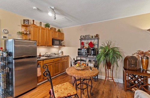 College Park Villa | Top 1% College Park GuestHouse Villa/Oasis - Mins to DT ORL/Winter Park & Eola
