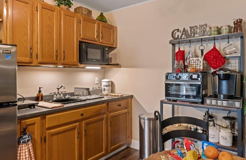 College Park Villa | Top 1% College Park GuestHouse Villa/Oasis - Mins to DT ORL/Winter Park & Eola