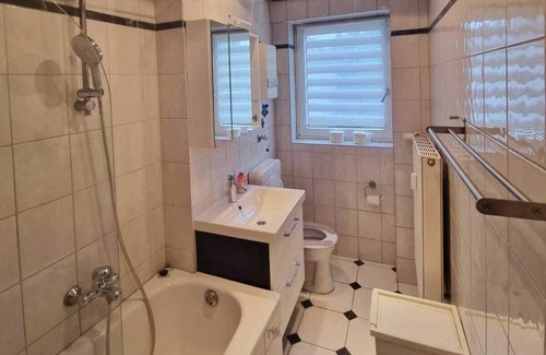 Dusseldorf Old Town Apartment | Top Apartment am Carlsplatz! Super Central!