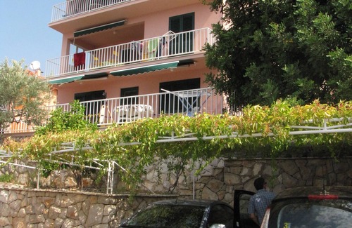 Blato Apartment | Top apartment for 4-5, south. Location, right on the sea, boat dock, bike hit!