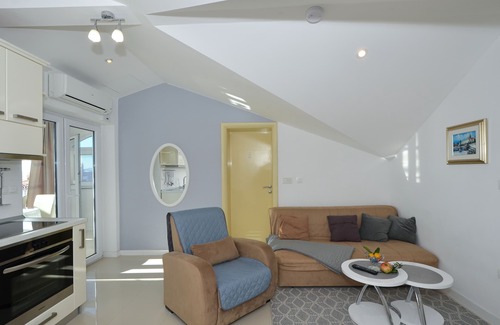 Okrug Gornji Apartment | TOP apartment for 2-4 people, pool, great sea view, ideal location