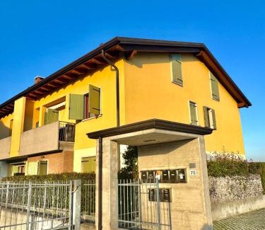Castel d'Azzano Apartment | Top Apartment