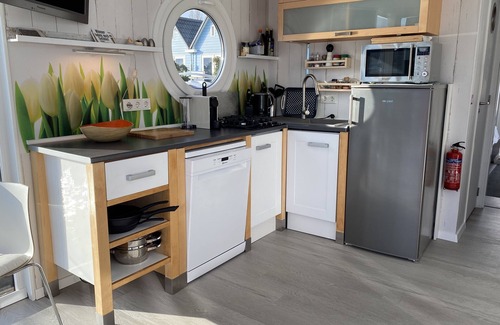Stavoren Boat Rental | TOP Ausgestattetes Hausboot mit Dachterrasse in Stavoren am Ijsselmer