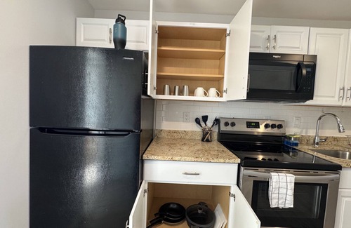 North Philadelphia West Apartment | Top Balcony at Brewerytown, Philadelphia 1BR/1Bath HVAC,WIF, HDTV W/D IN UNIT