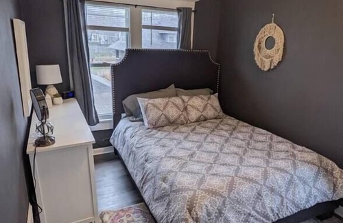 Davenport Apartment | Top -Beautiful 1BR Ideal 4 traveling professionals