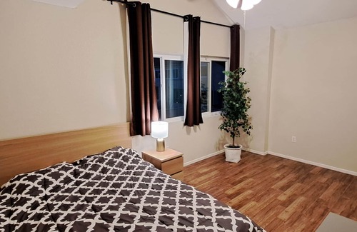 University City Condo | Top corner 2-story La Jolla Condo